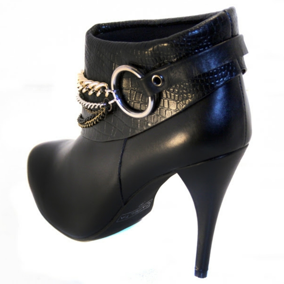 Black Leather Ankle Bootie NEW! - Picture 8 of 11